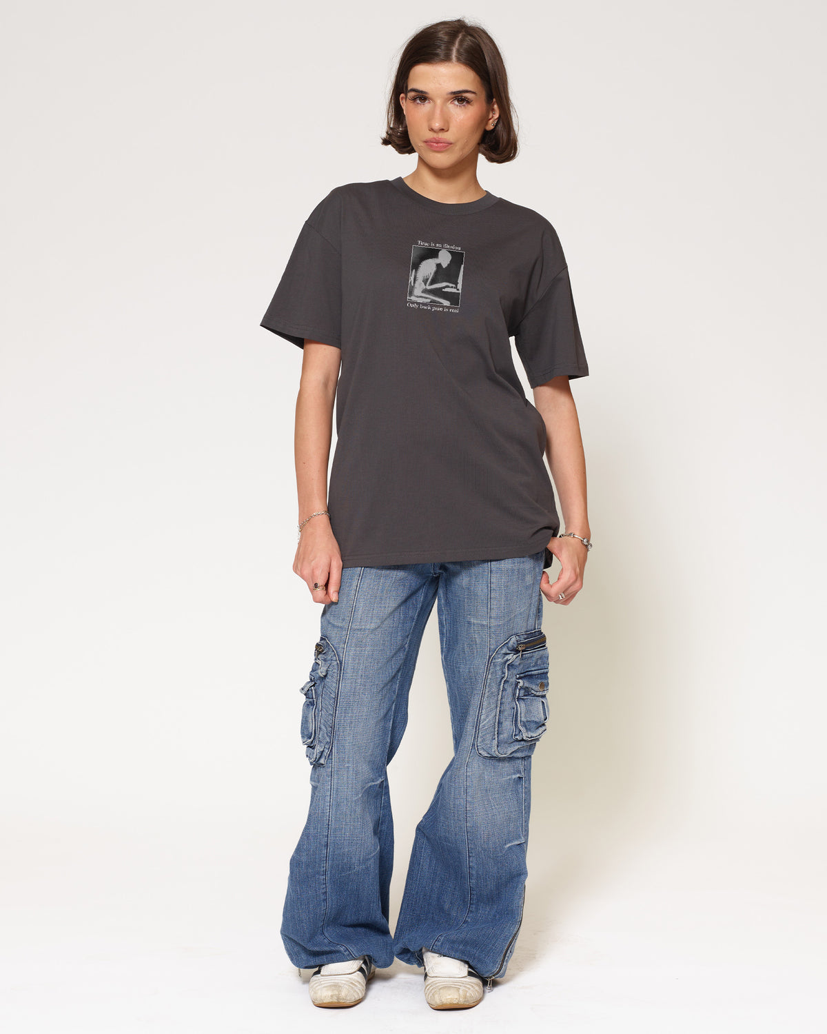 Time is an illusion Charcoal T-Shirt