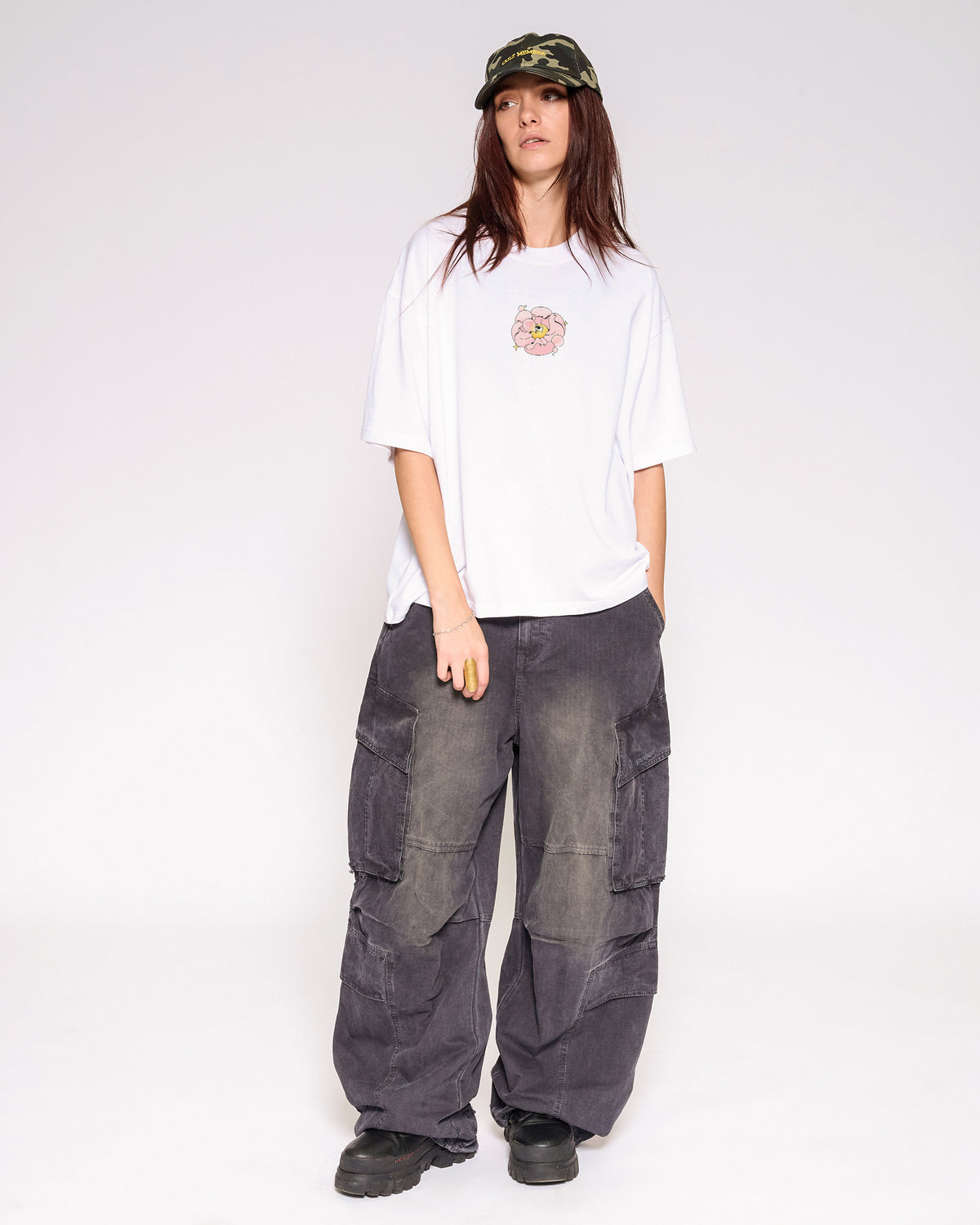 Bubble Blossom White Oversized Crop Tee Full-Body