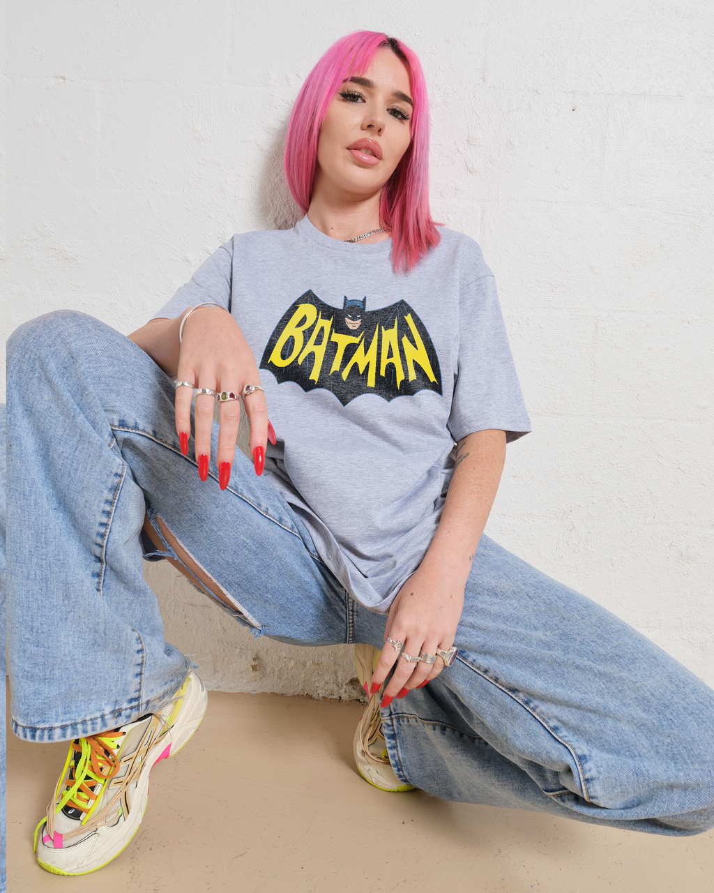 Batman Vintage 60s Logo T-Shirt | Official DC Merch