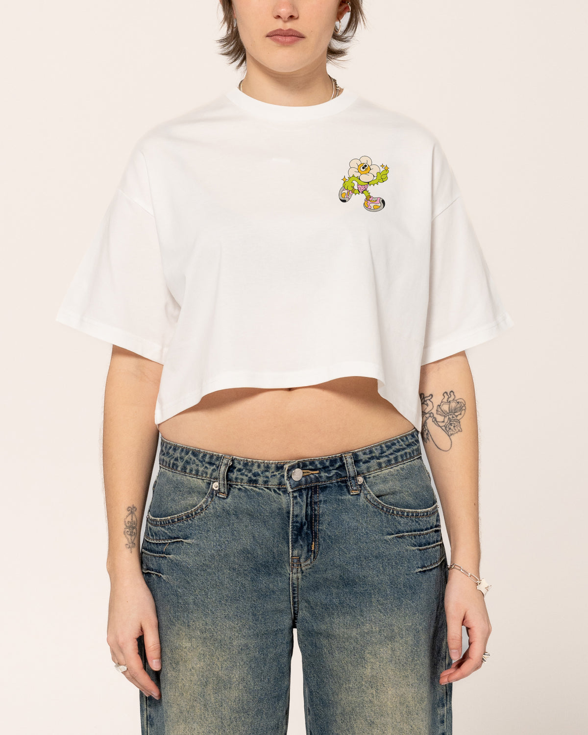 Among the Daisies Crop Tee